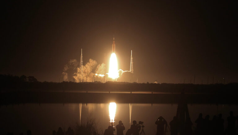 Artemis I liftoff
