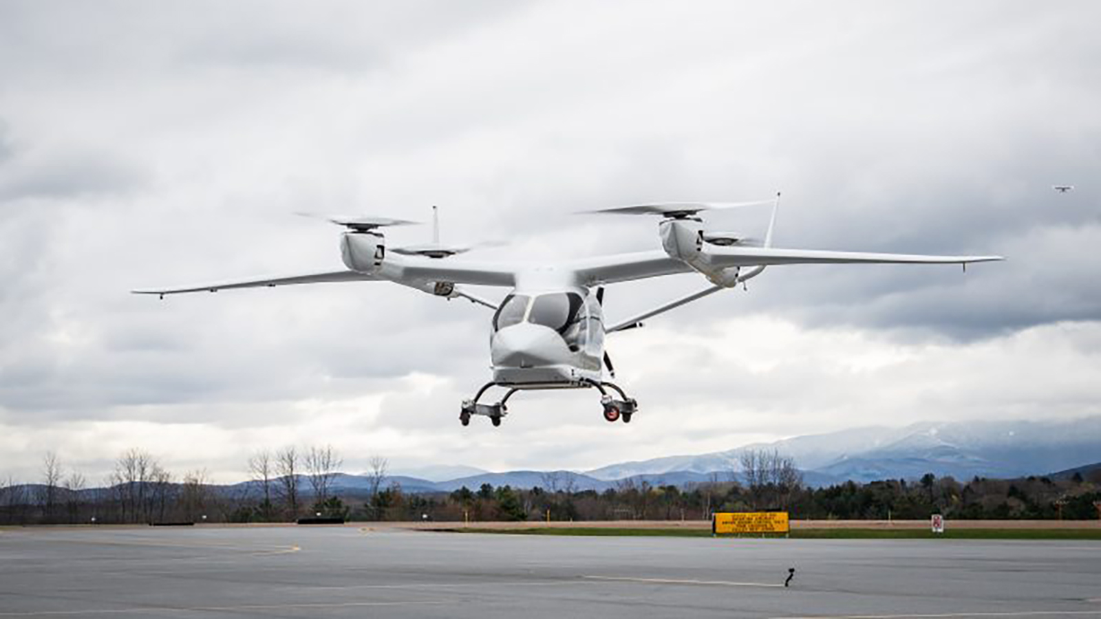 Electric aviation industry grapples with best way to display battery data