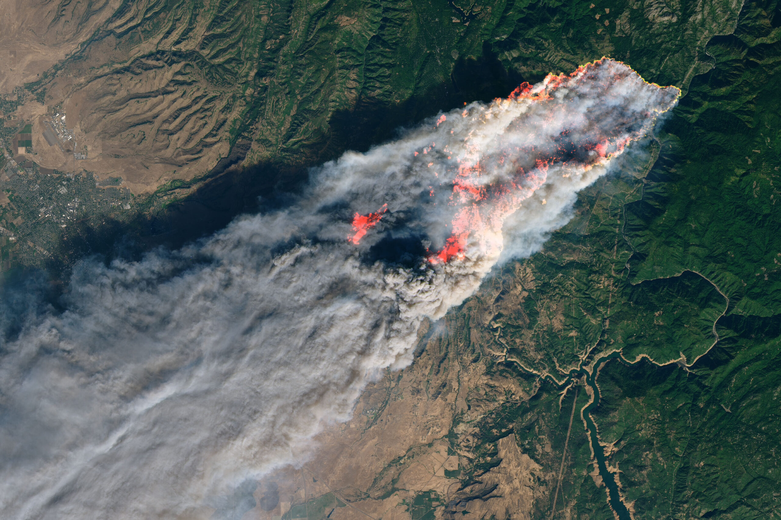 Report: Wildfire crews should turn to existing technology, from drones to webcams