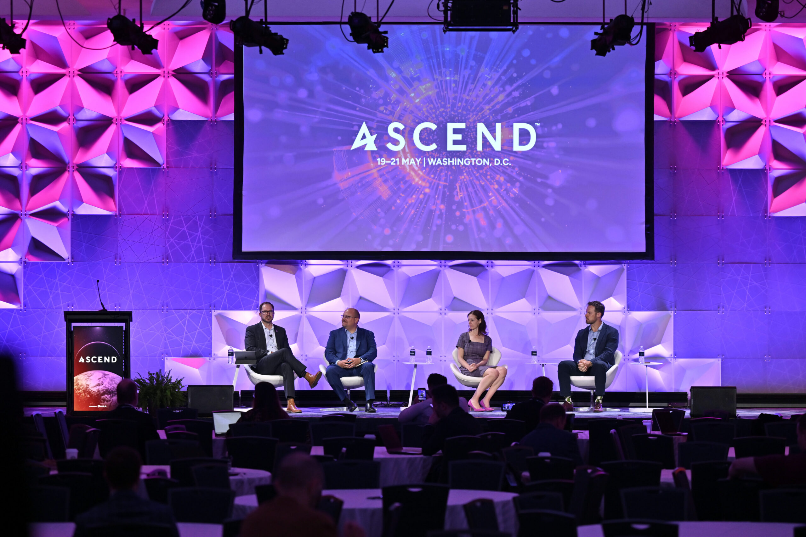 vLEO Gains Momentum as Space Force, Industry Weigh Dual-Use Potential