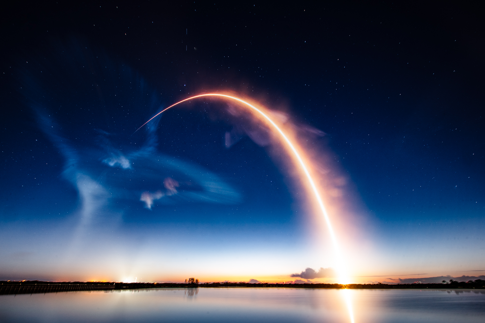 FCC votes to adopt new licensing process for satellites